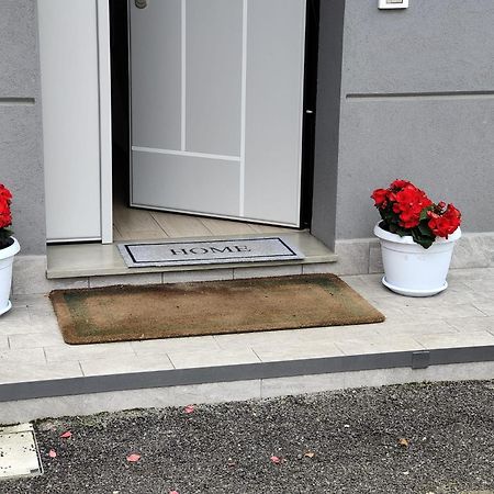 Grigio Perla Panigale, Villetta Con Giardino E Parcheggio Privato Fino A Tre Posti Auto - Un Oasi Di Tranqullita Bologna Kültér fotó