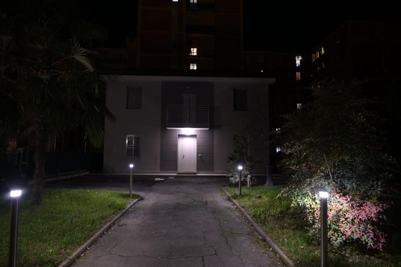 Grigio Perla Panigale, Villetta Con Giardino E Parcheggio Privato Fino A Tre Posti Auto - Un Oasi Di Tranqullita Bologna Kültér fotó