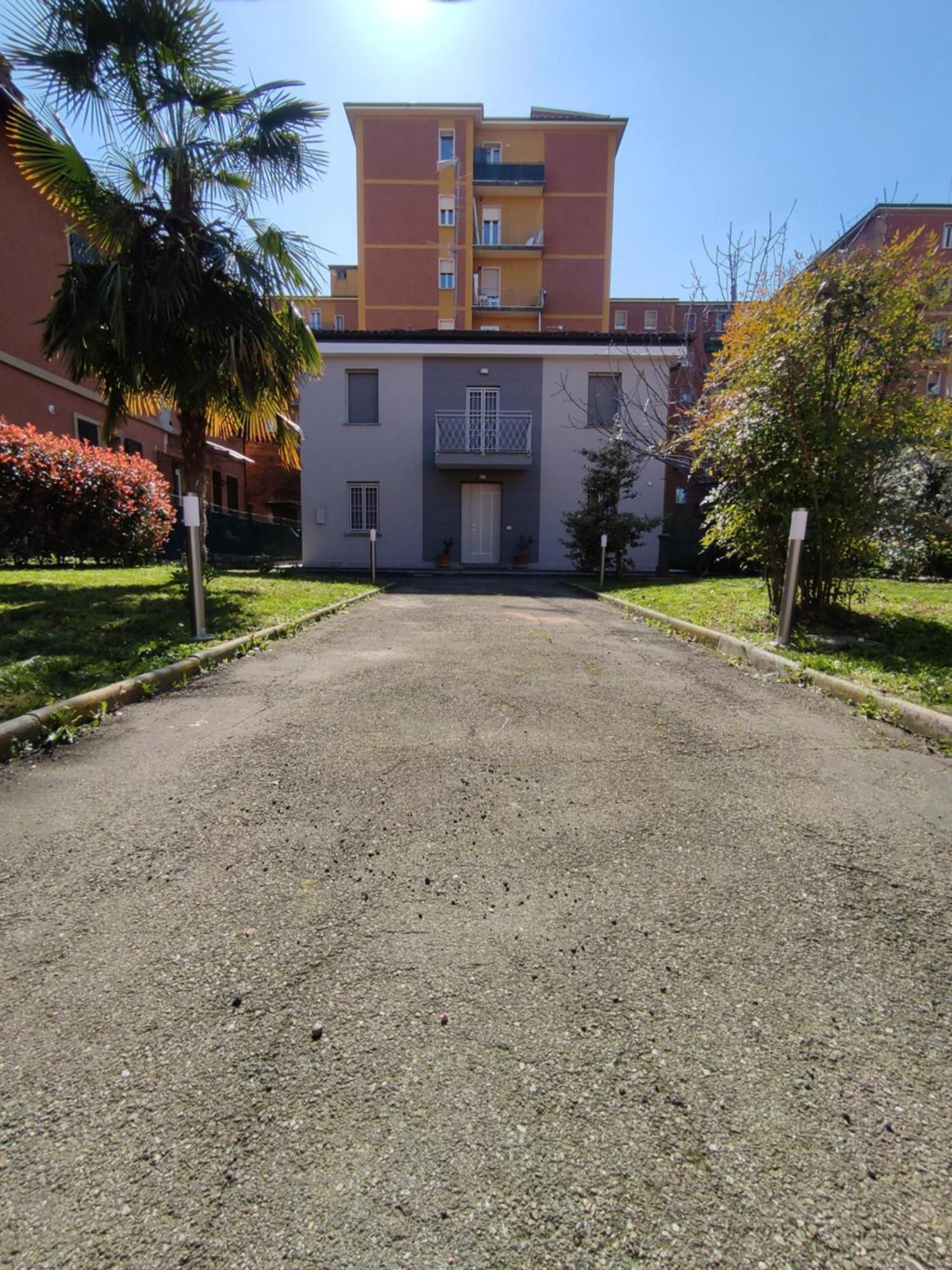 Grigio Perla Panigale, Villetta Con Giardino E Parcheggio Privato Fino A Tre Posti Auto - Un Oasi Di Tranqullita Bologna Kültér fotó